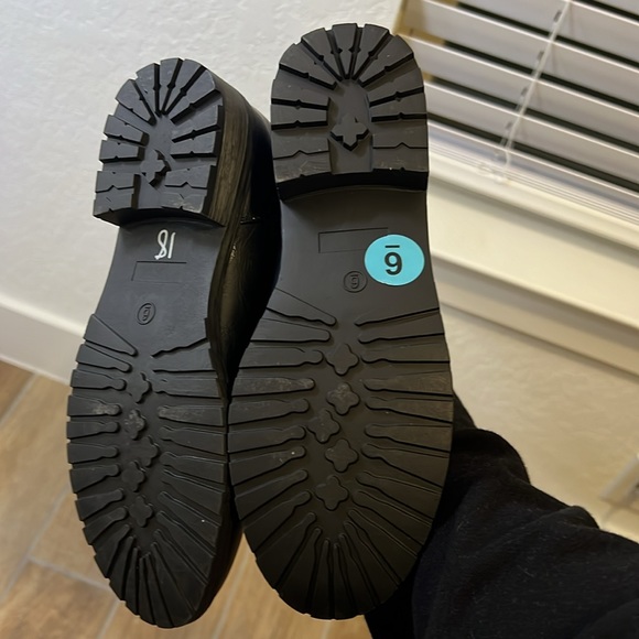 Black riding boots with stretch back for comfort! - Picture 7 of 7